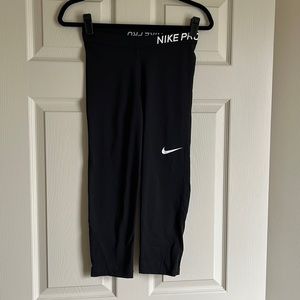 Nike Pro Dri-Fit Cropped Leggings, Medium